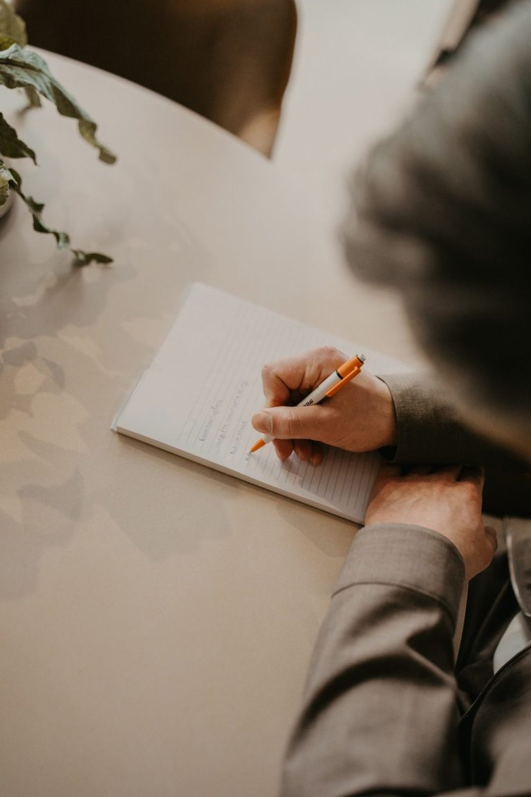 Financiële administratie Logo met het woord 'AI' en een netwerk van verbonden punten.